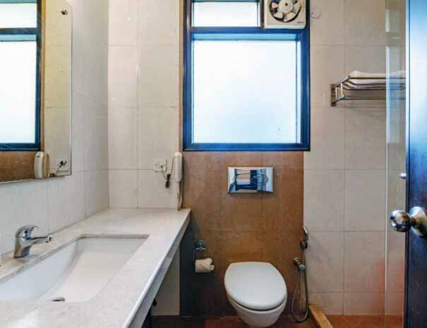 Royal Residence bathroom 11