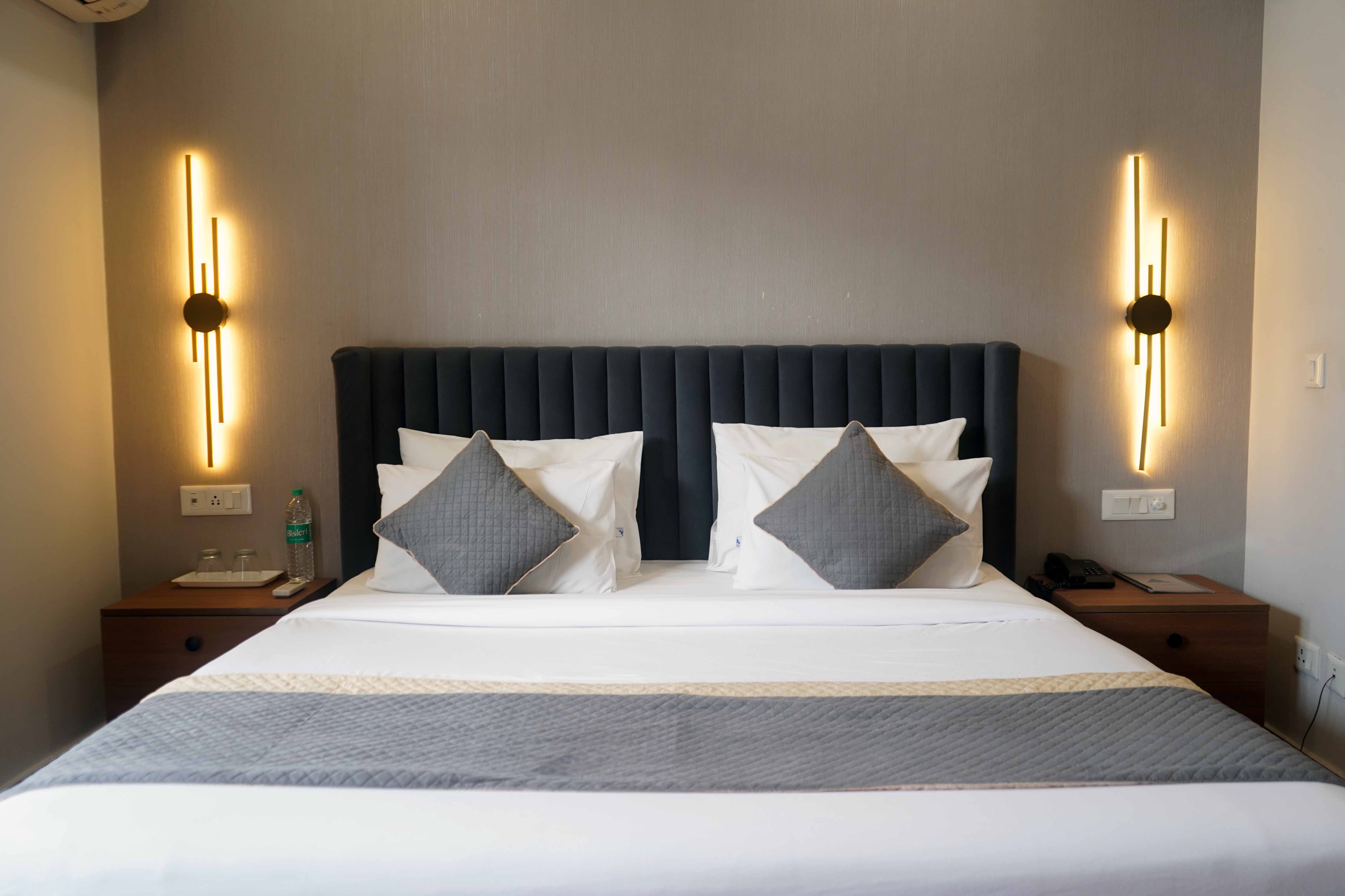 Royal Residence guest room 3