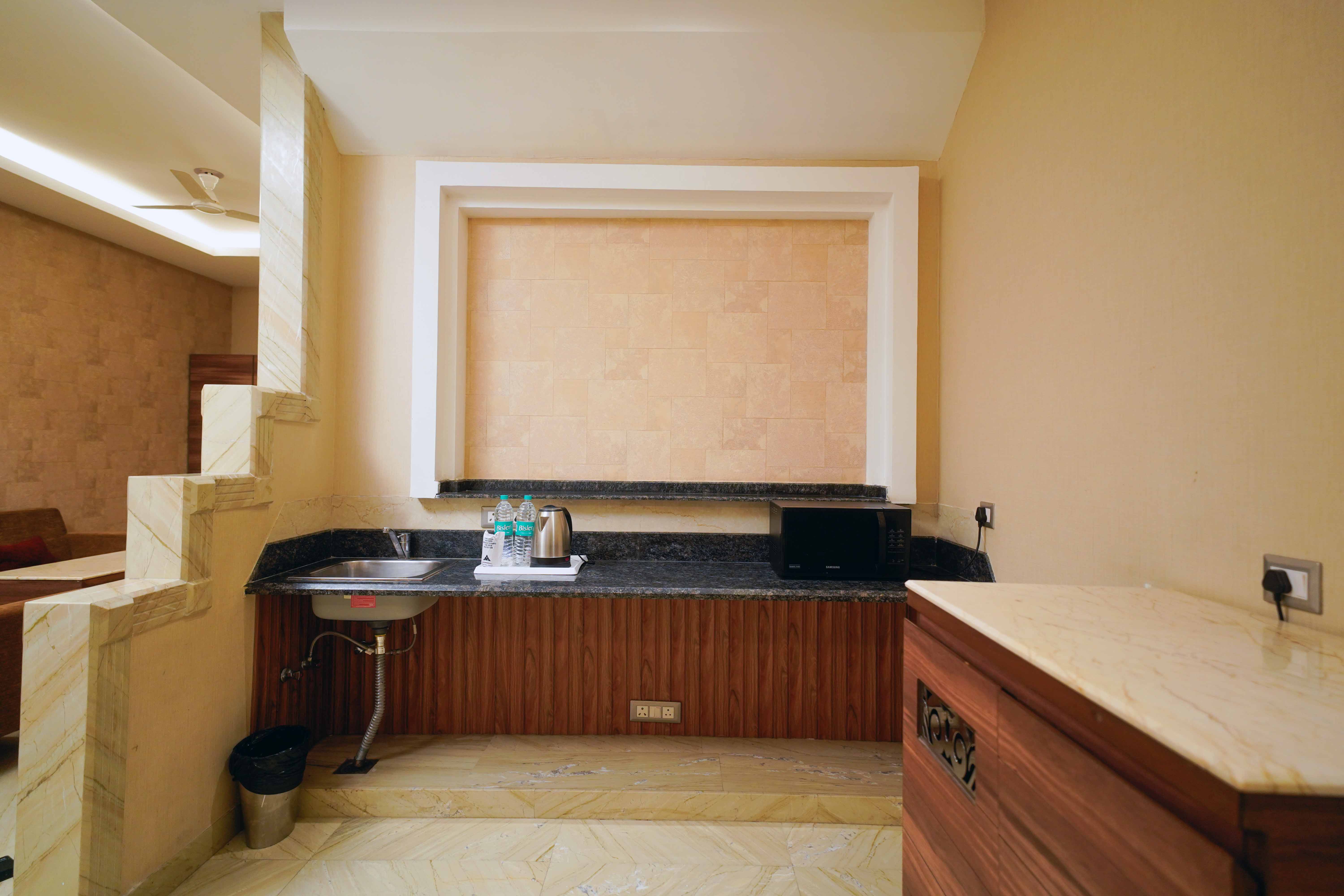 Royal Residence bathroom 5