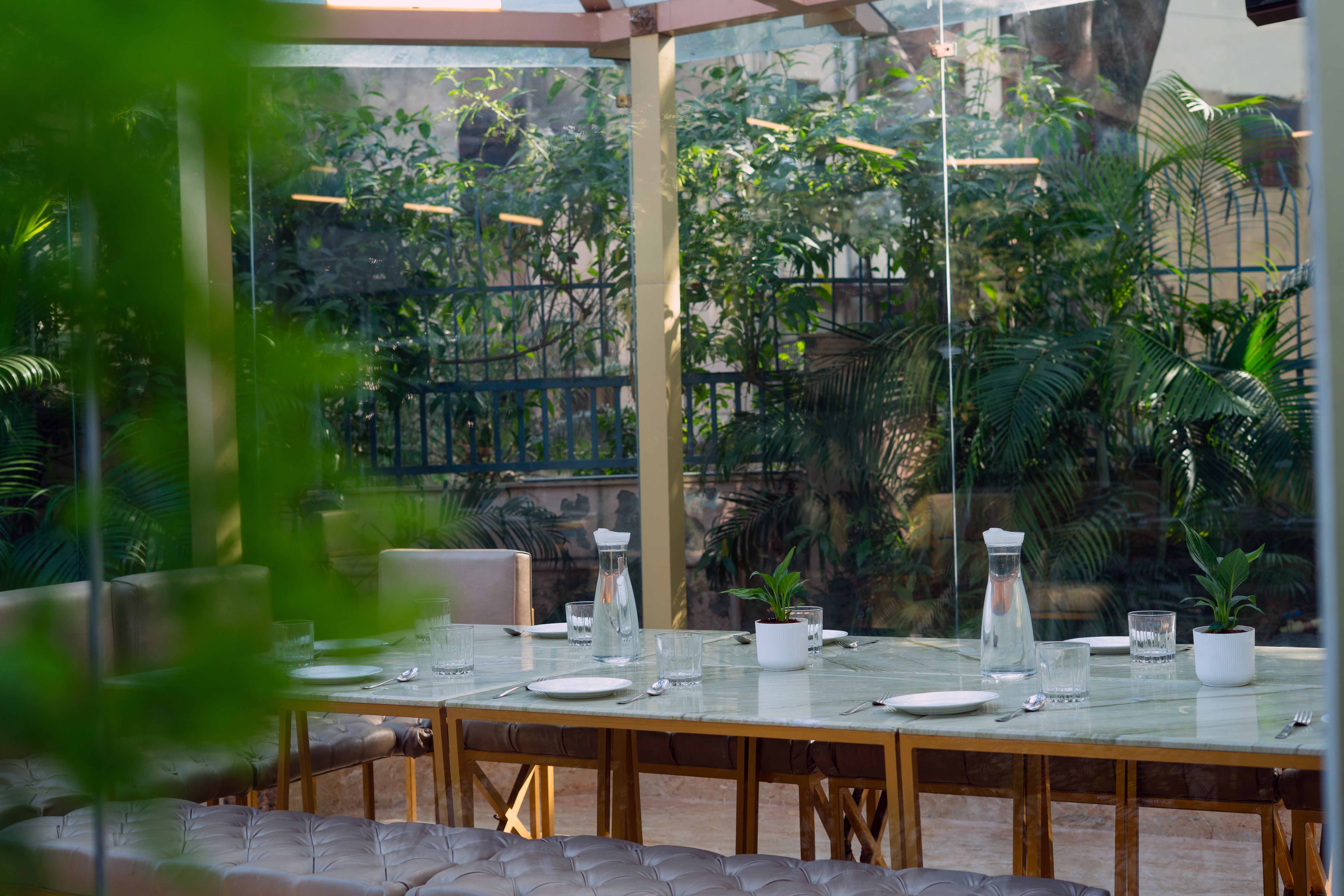 Royal Residence dining space 8